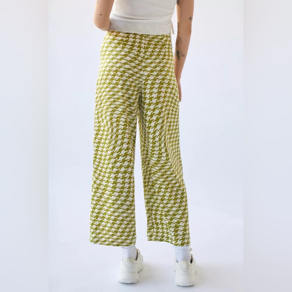Urban Outfitters Olympia print wide-leg cropped pant